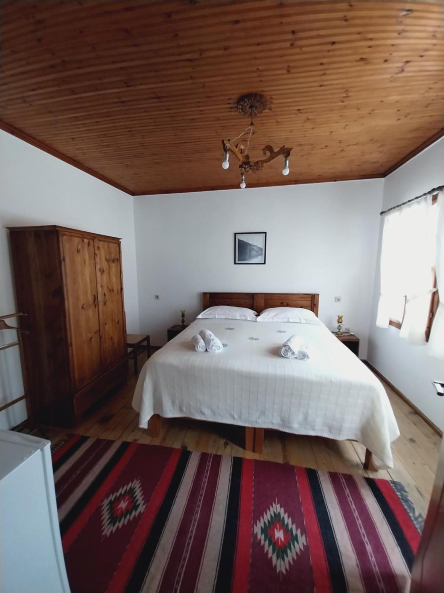 Guest House J.Prifti Berat Eksteriør billede