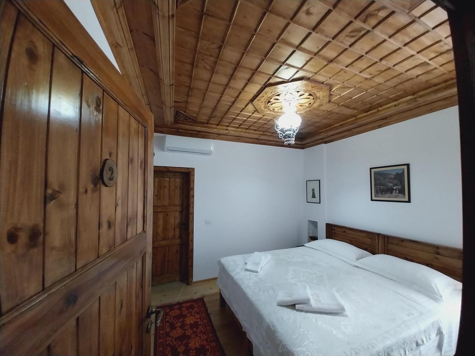 Guest House J.Prifti Berat Eksteriør billede