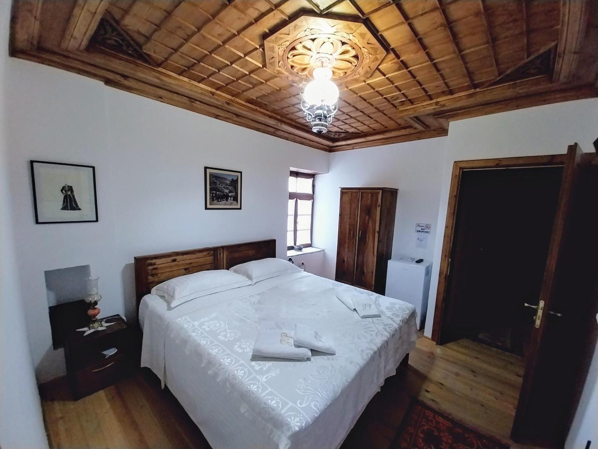 Guest House J.Prifti Berat Eksteriør billede