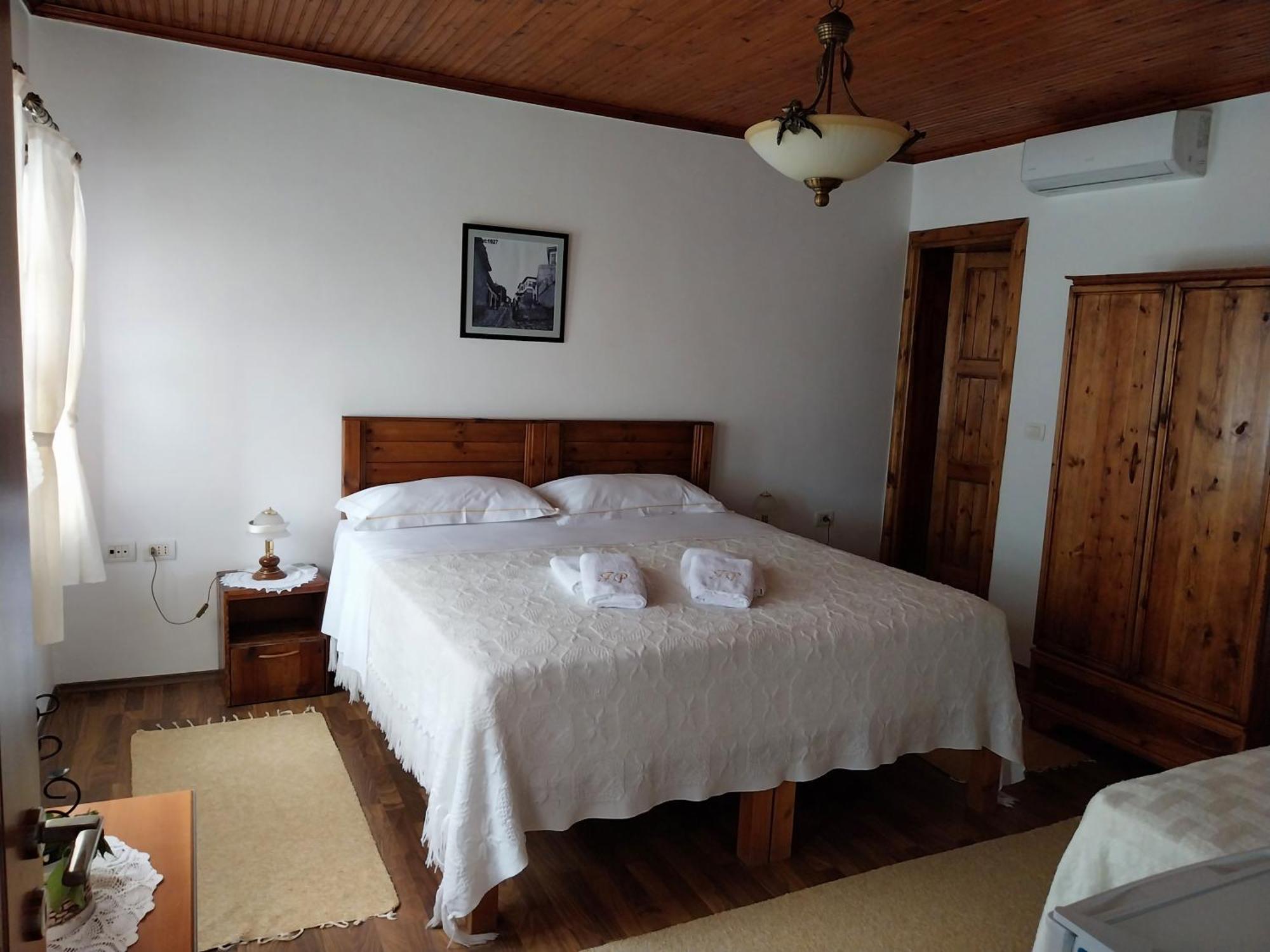 Guest House J.Prifti Berat Eksteriør billede