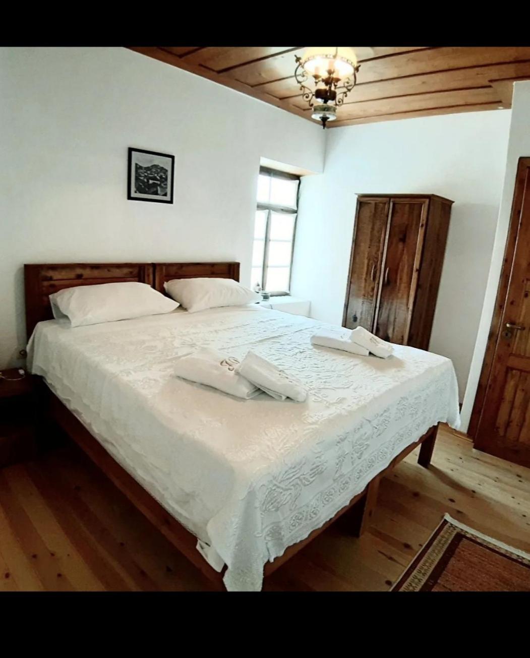 Guest House J.Prifti Berat Eksteriør billede
